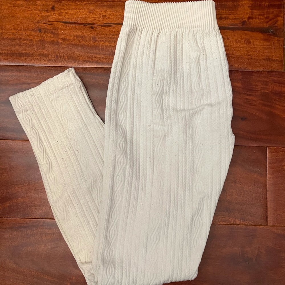 White fleece-lined leggings